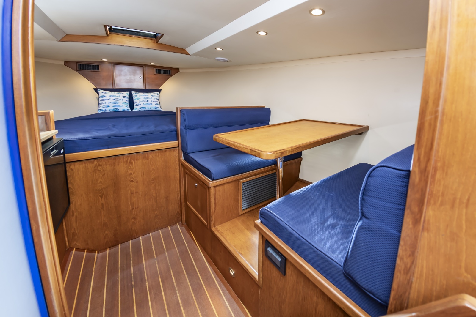 2009 CUSTOM CAROLINA 36 Express