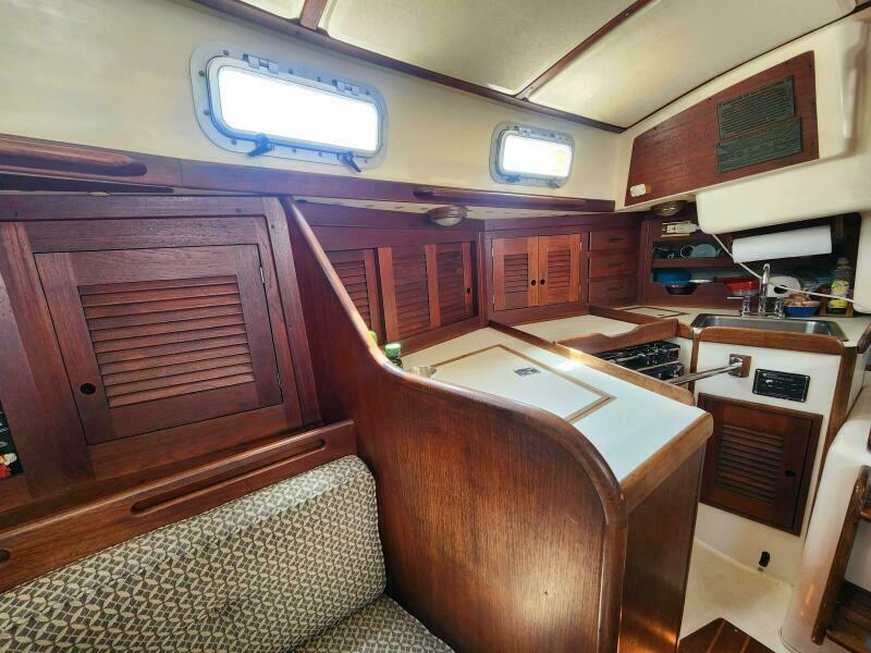 34' 1986 Tartan 34-2