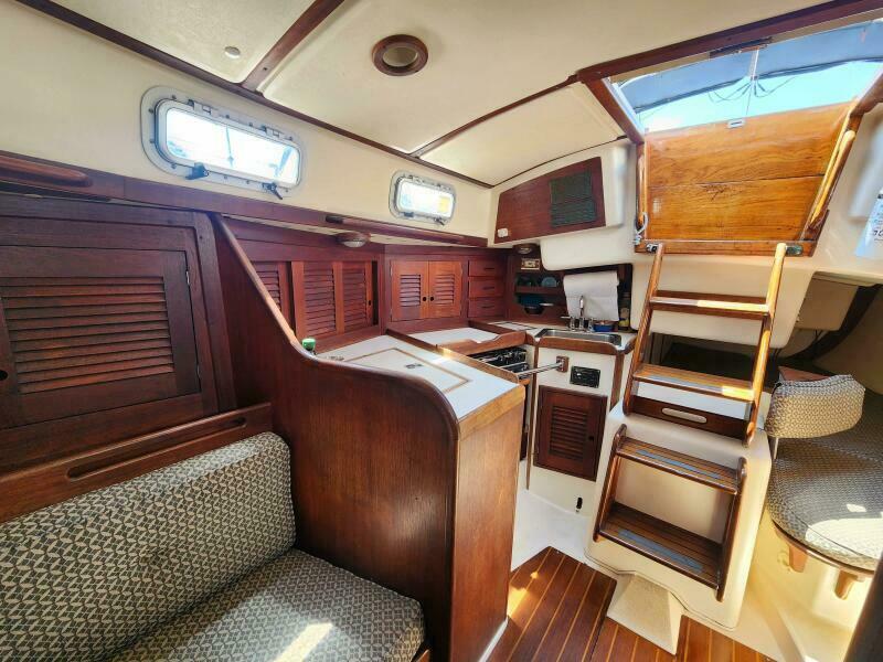 34' 1986 Tartan 34-2