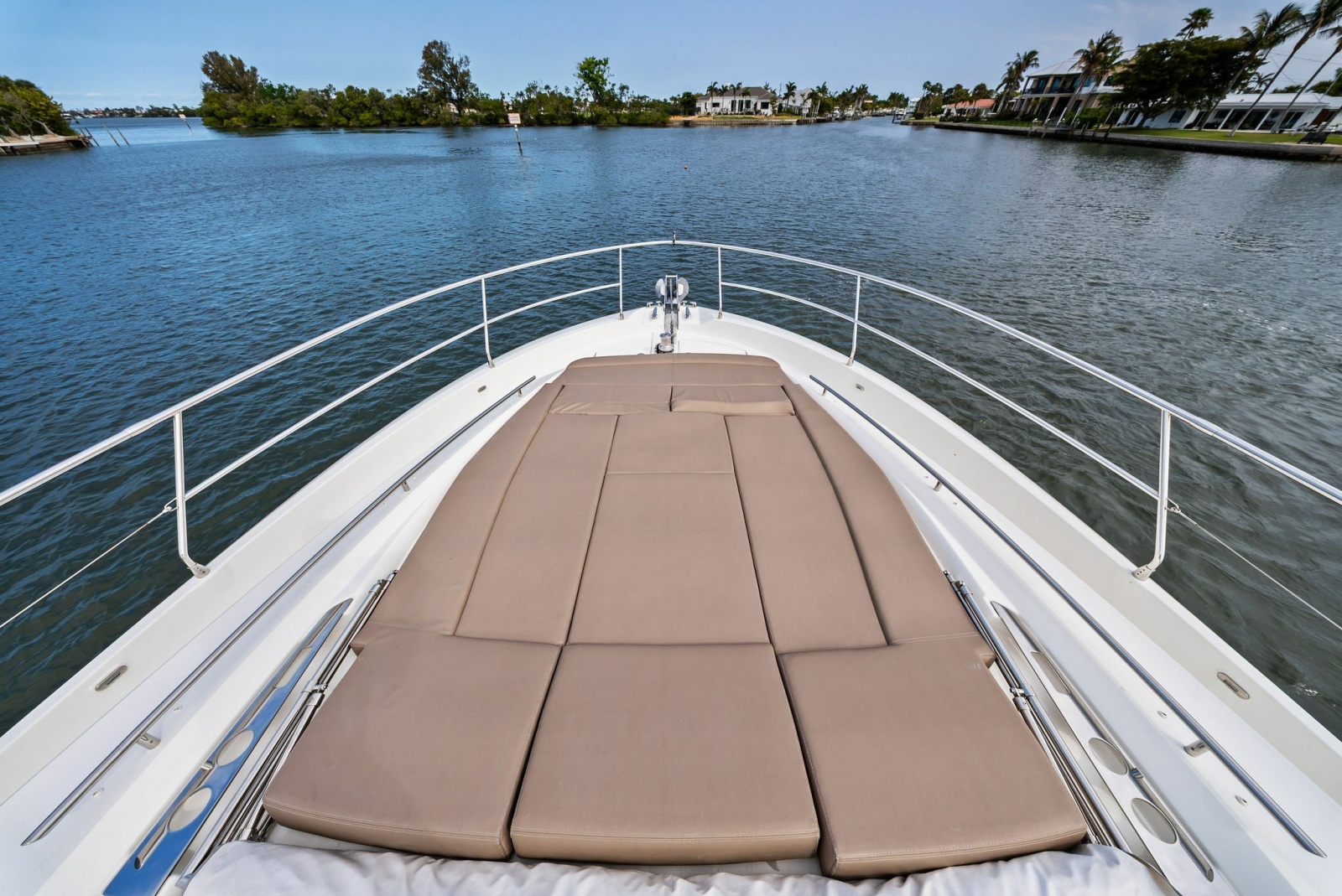 55' 2015 Prestige 550