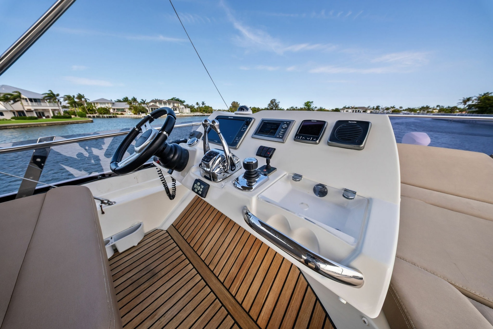 55' 2015 Prestige 550