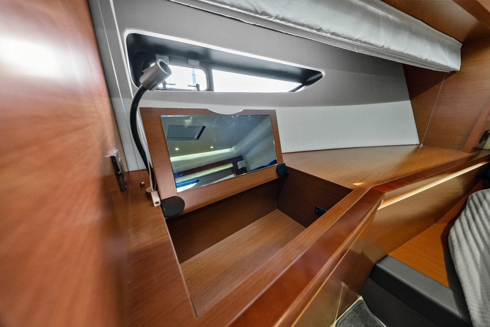 2015 Prestige 550 'Legacy'