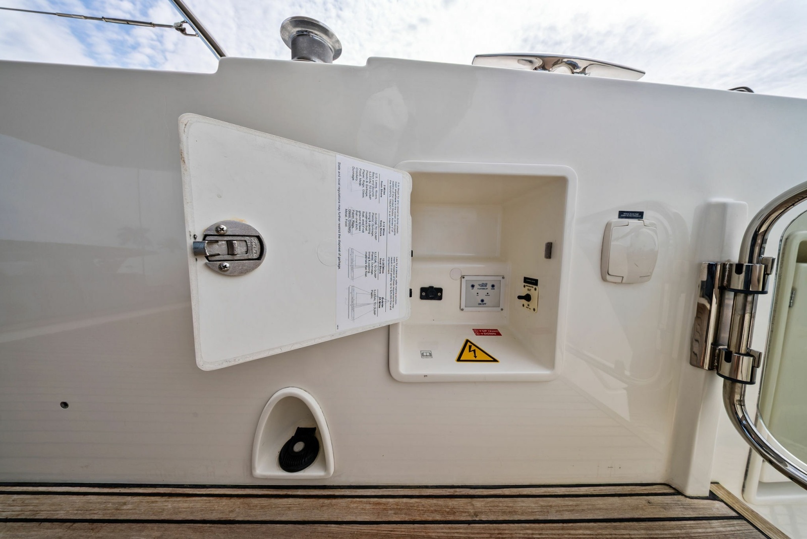 55' 2015 Prestige 550