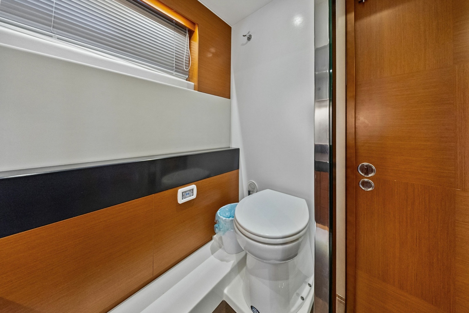 55' 2015 Prestige 550