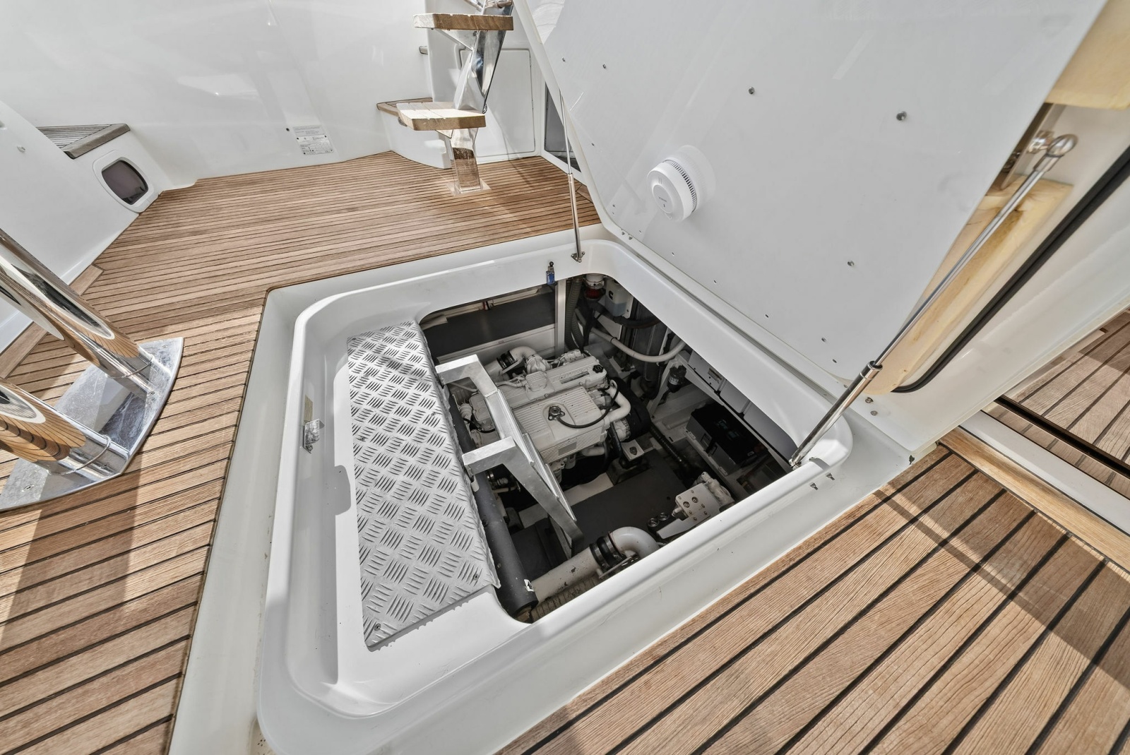 55' 2015 Prestige 550