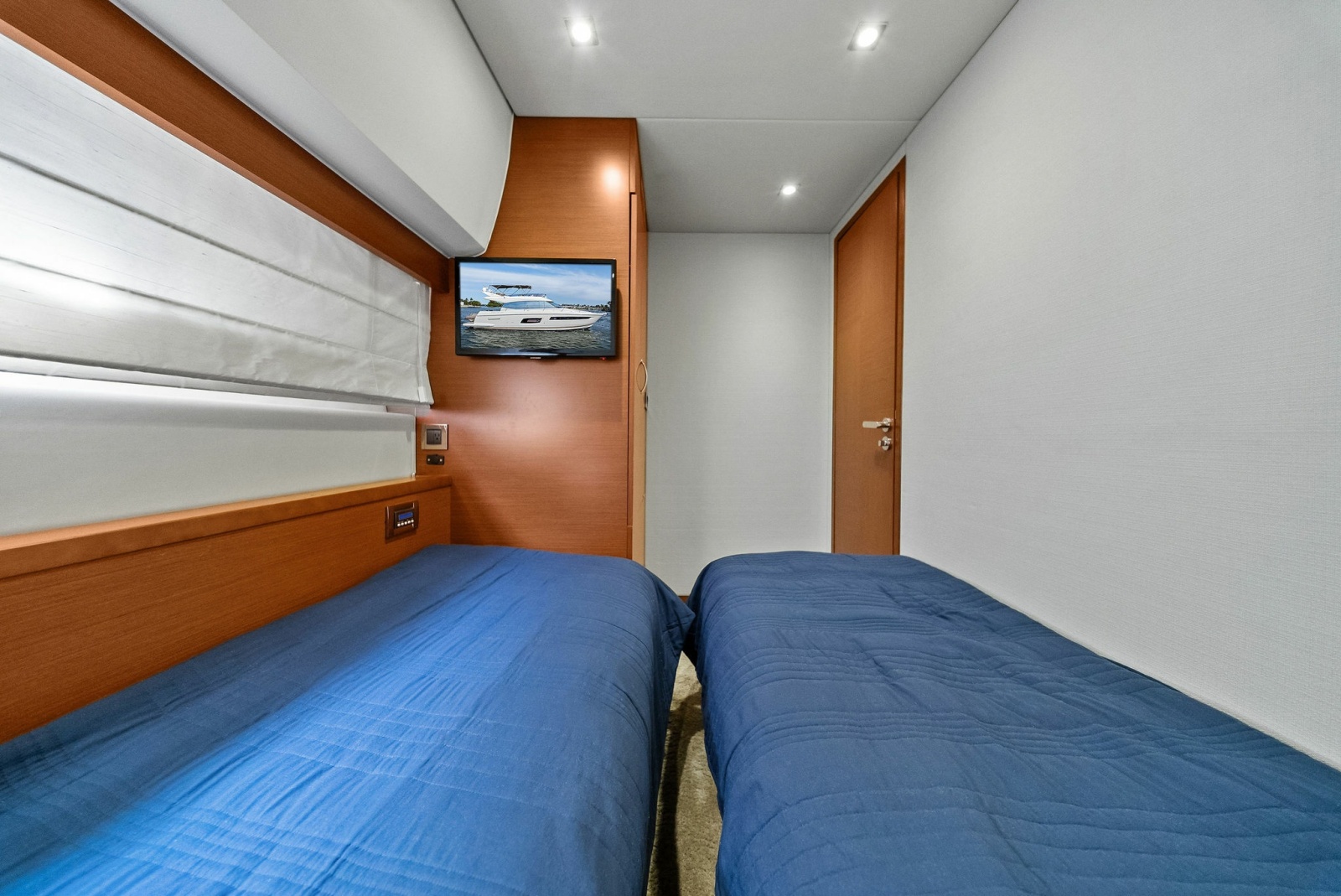 55' 2015 Prestige 550