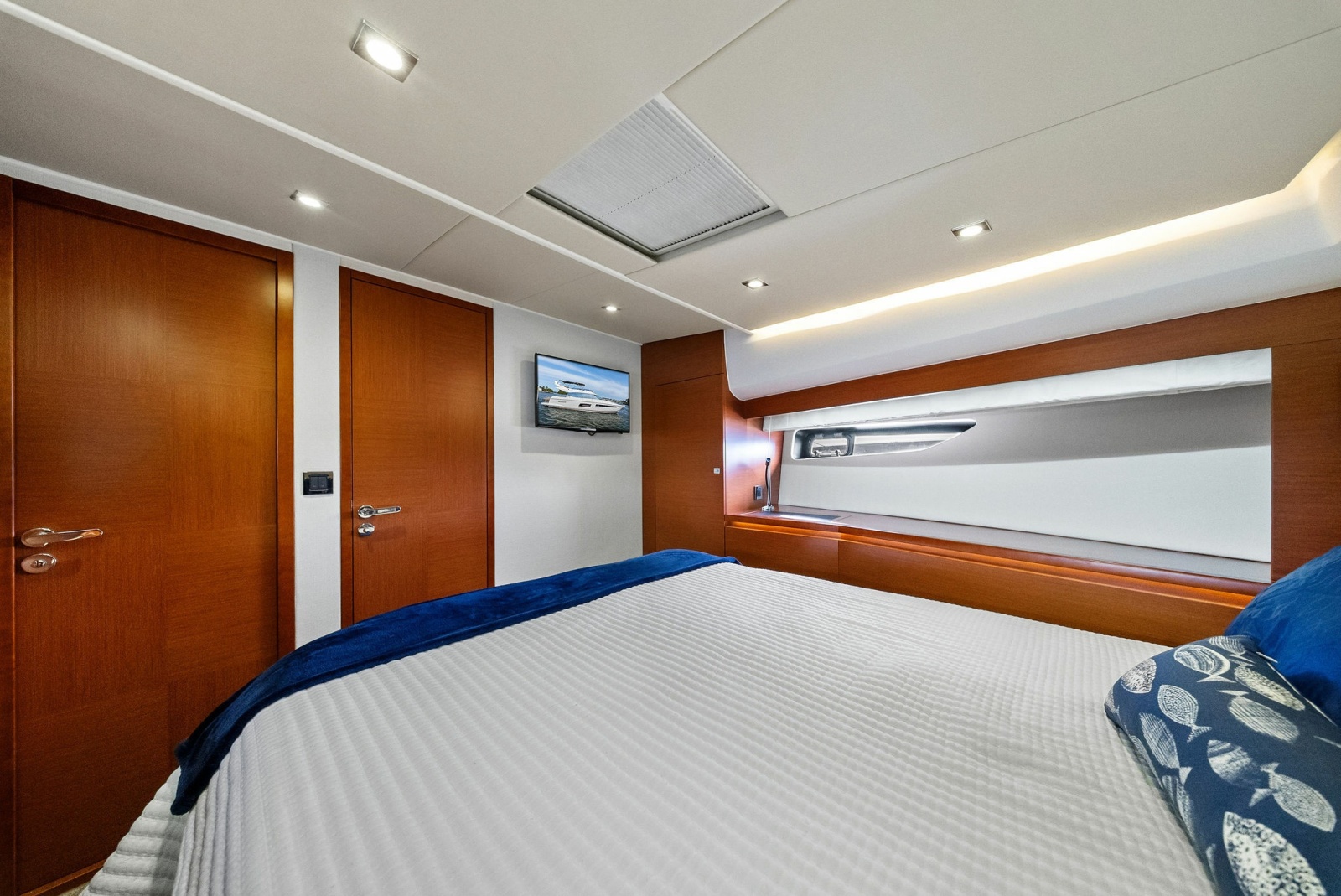 55' 2015 Prestige 550