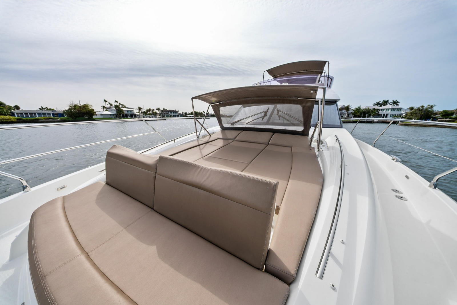 55' 2015 Prestige 550