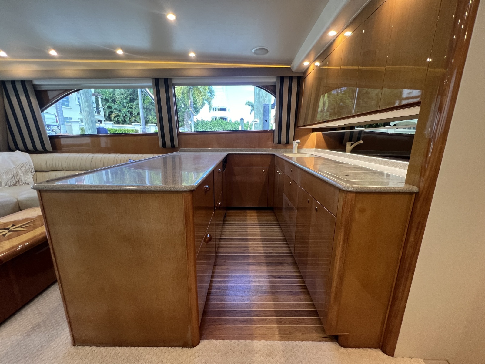 52' 2003 Viking 52 Convertible