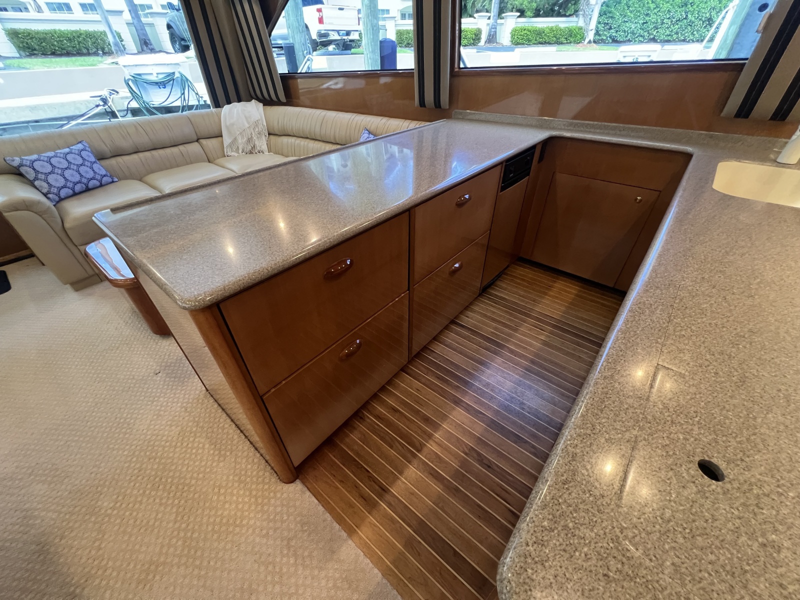 52' 2003 Viking 52 Convertible