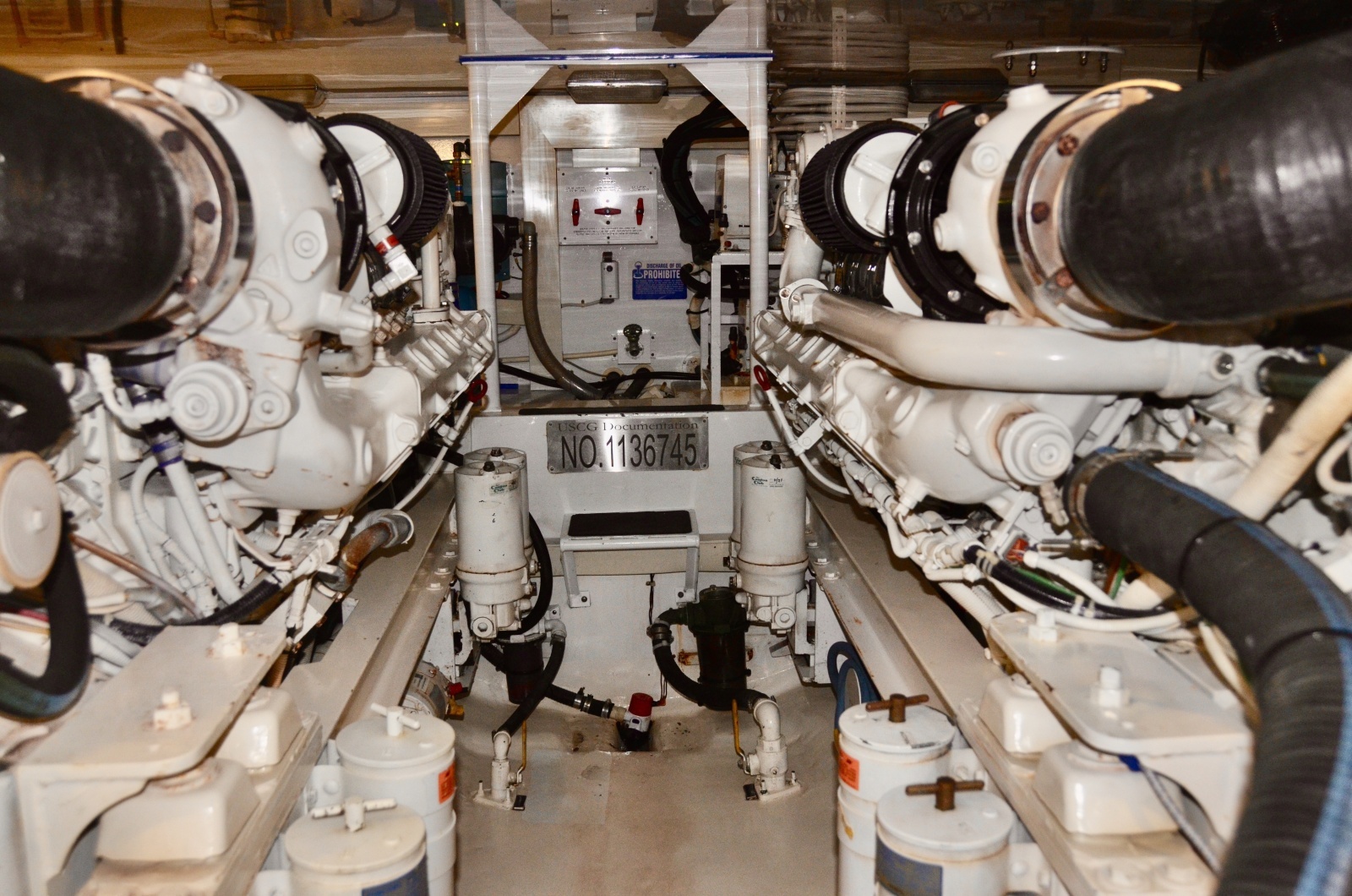 Viking 52 LET IT RAIN - Engine Room