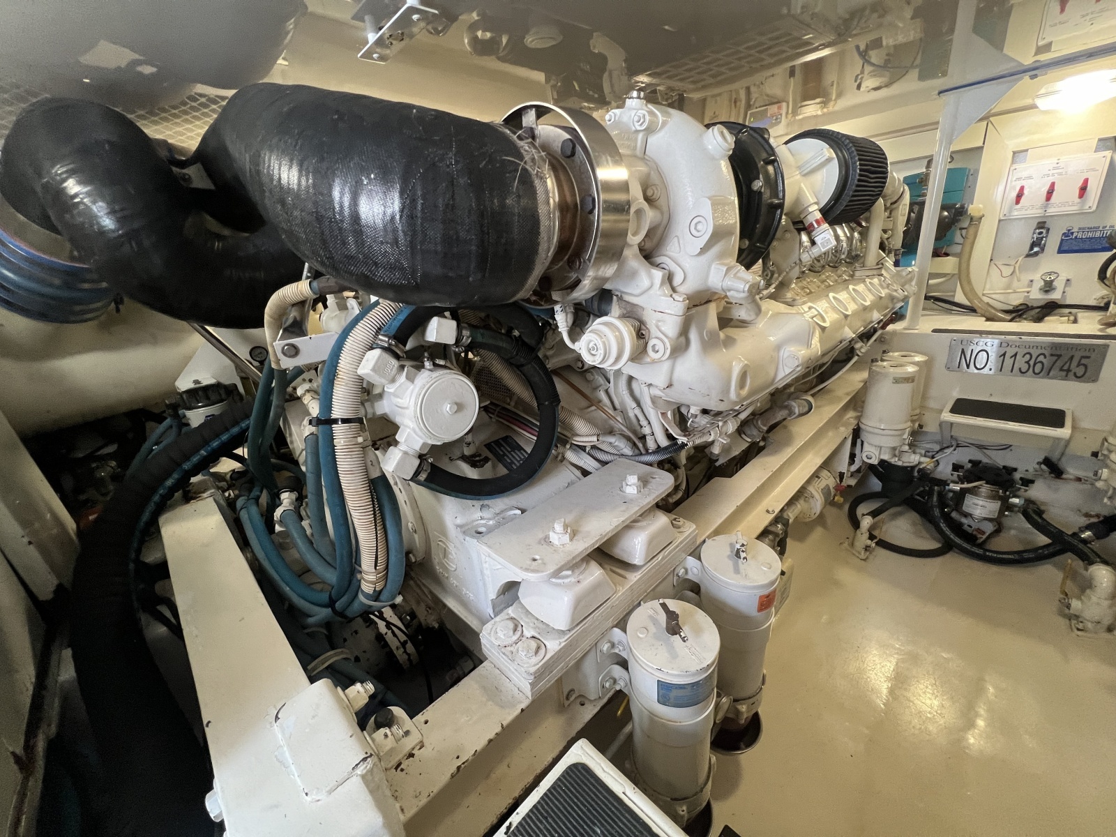 Viking 52 LET IT RAIN - Engine Room