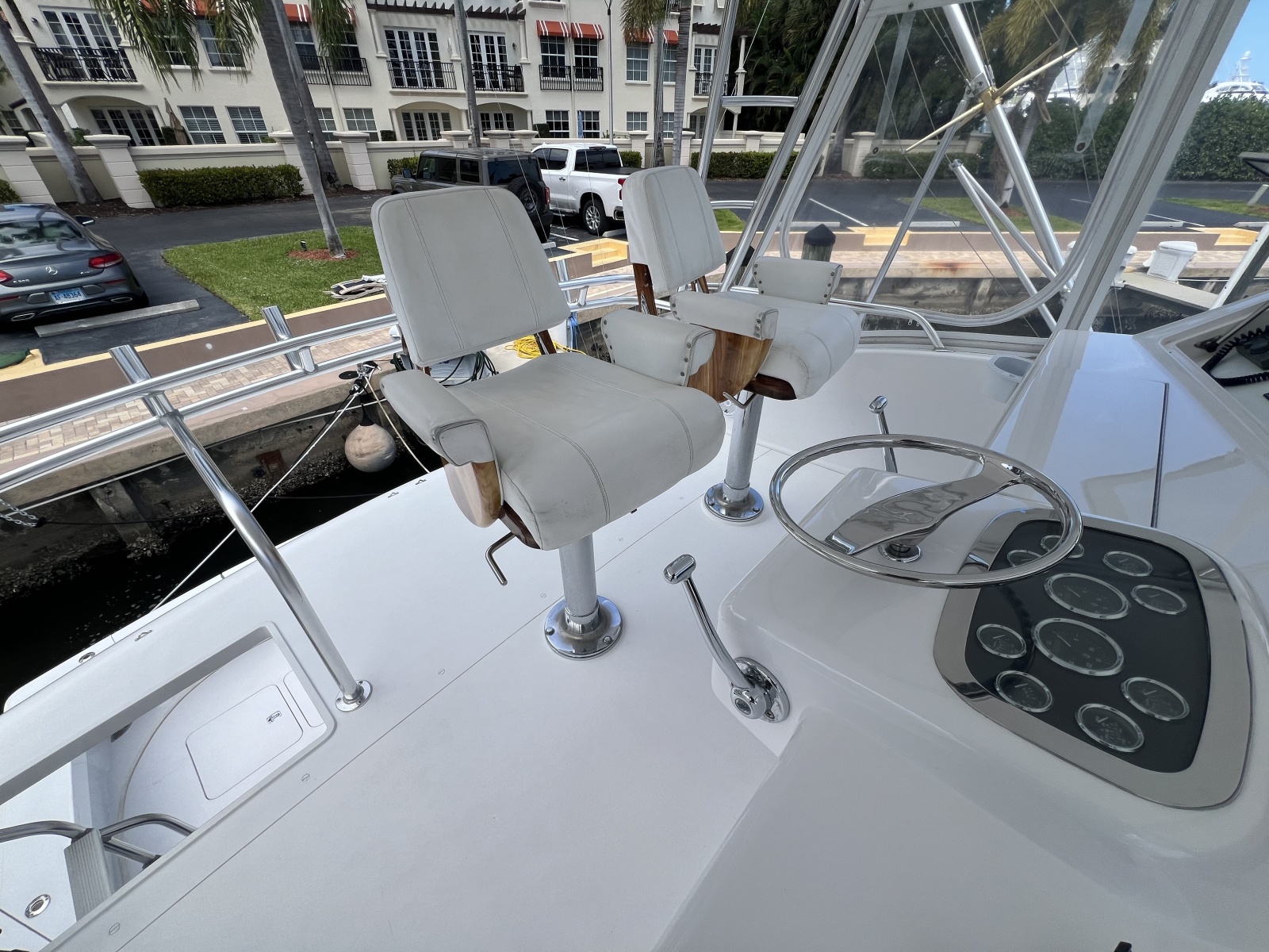 52' 2003 Viking 52 Convertible