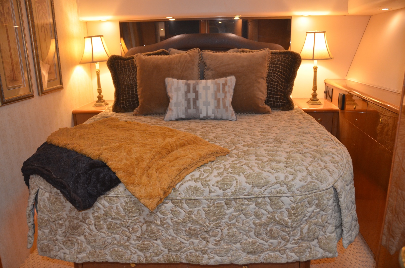 52' 2003 Viking 52 Convertible