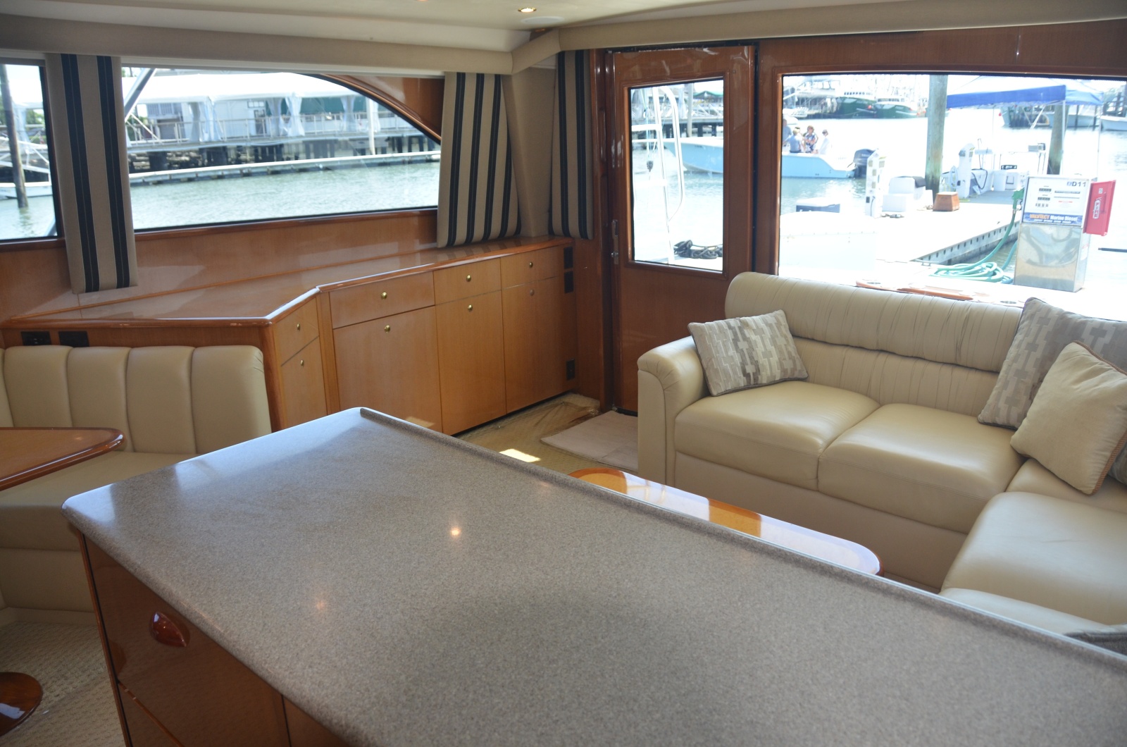 52' 2003 Viking 52 Convertible