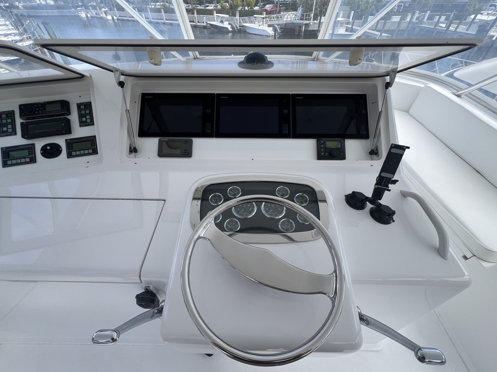 52' 2003 Viking 52 Convertible