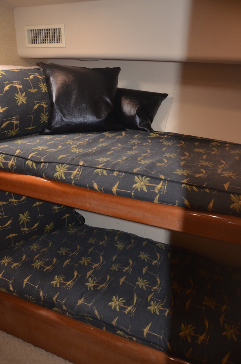 52' 2003 Viking 52 Convertible