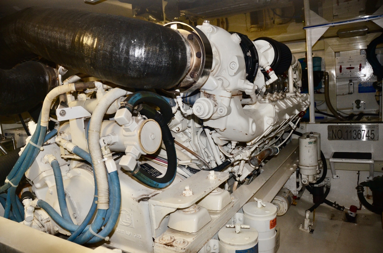 Viking 52 LET IT RAIN - Engine Room