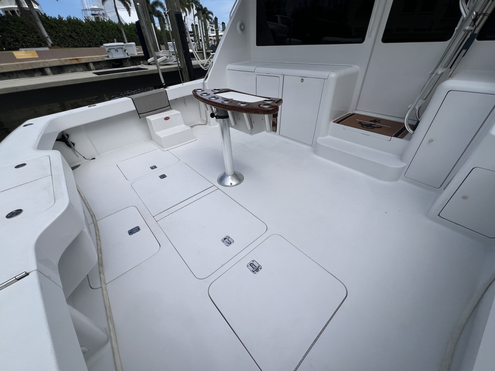 Viking 52 LET IT RAIN - Cockpit