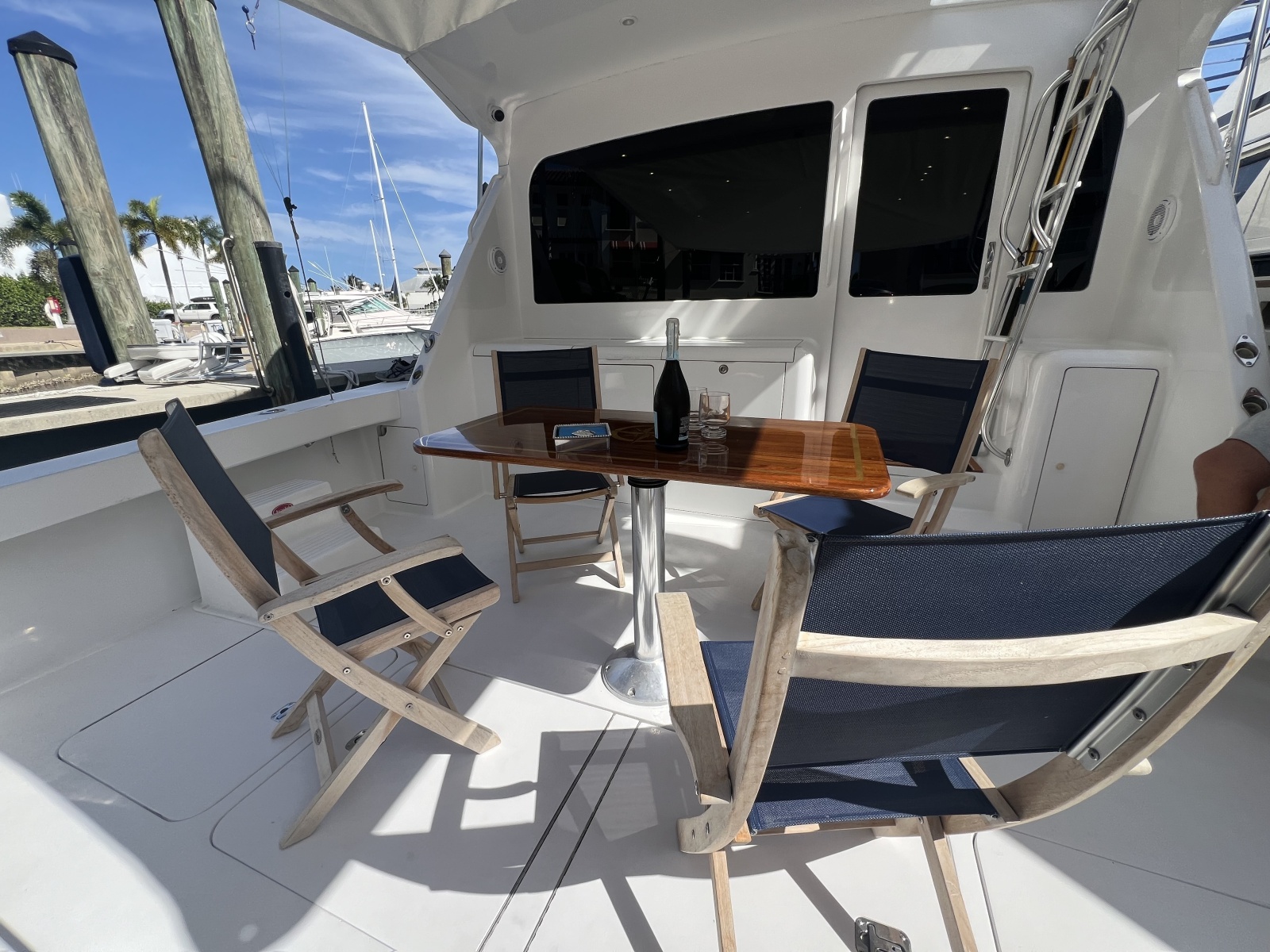 52' 2003 Viking 52 Convertible