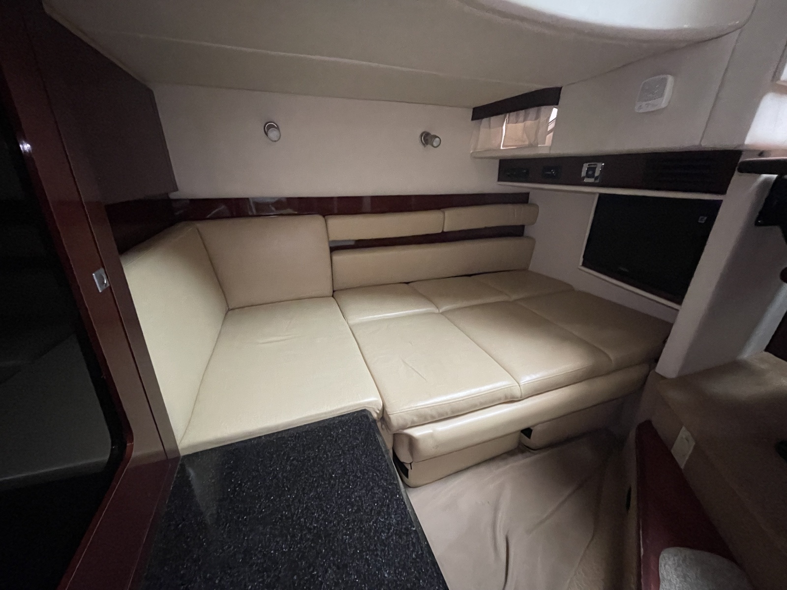 39' 2010 Sea Ray 390 Sundancer