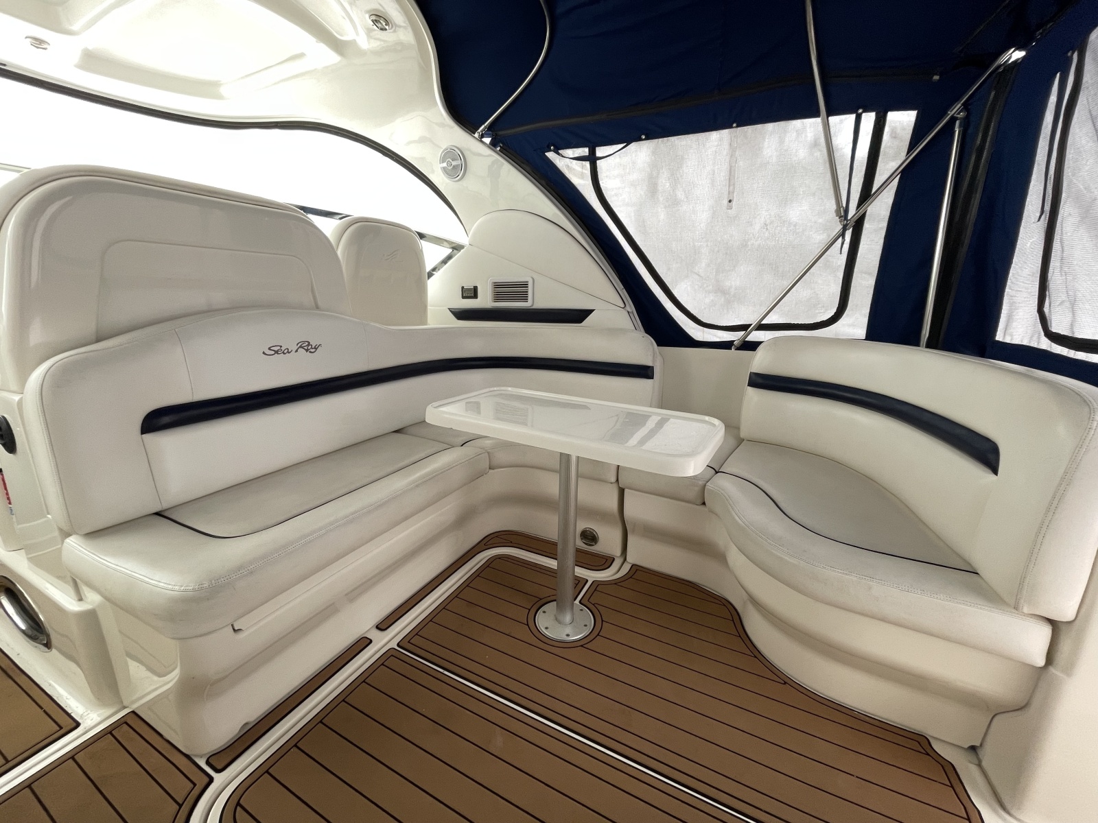 39' 2010 Sea Ray 390 Sundancer