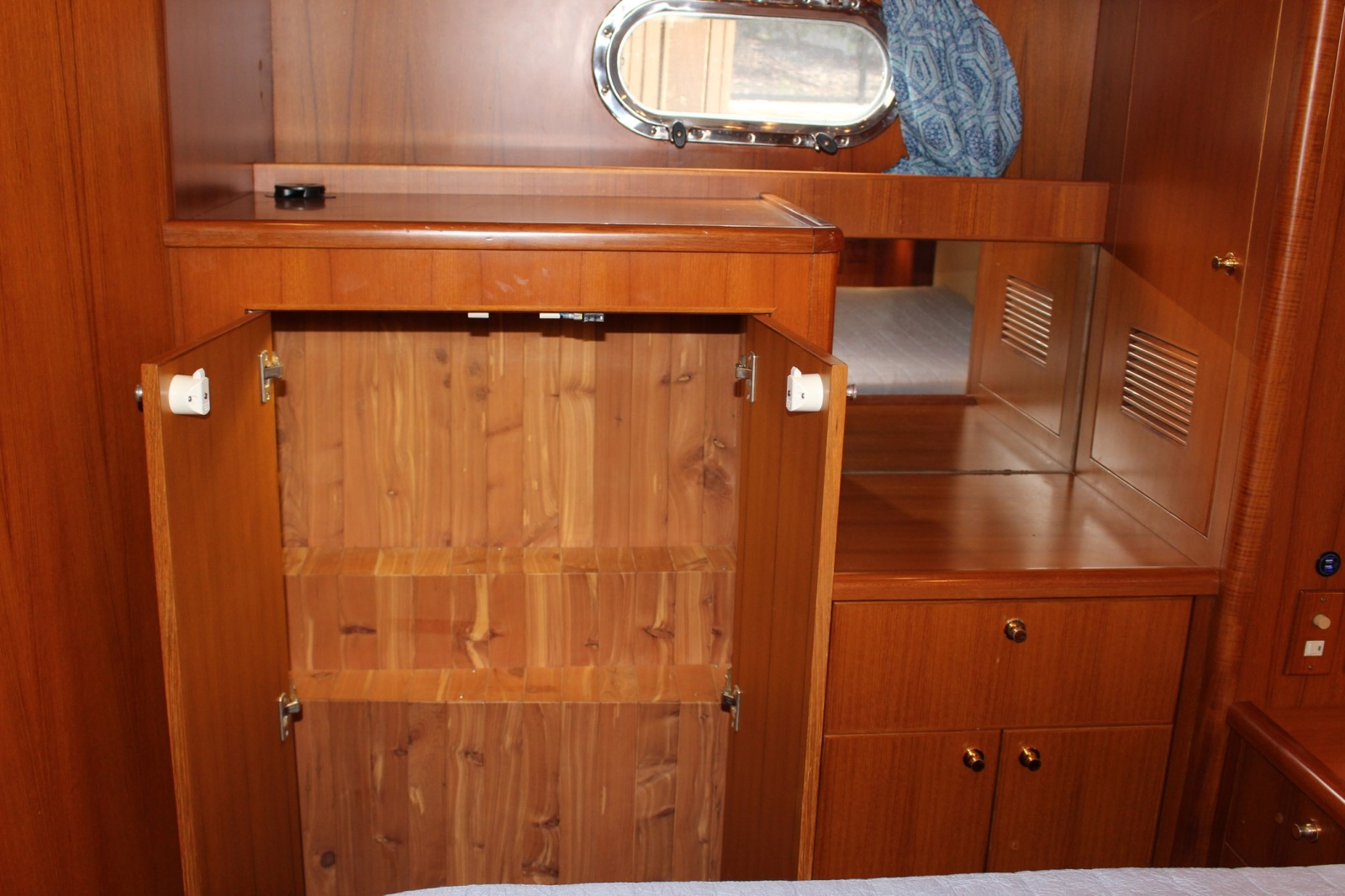 45' 2007 Jefferson Motor Yacht