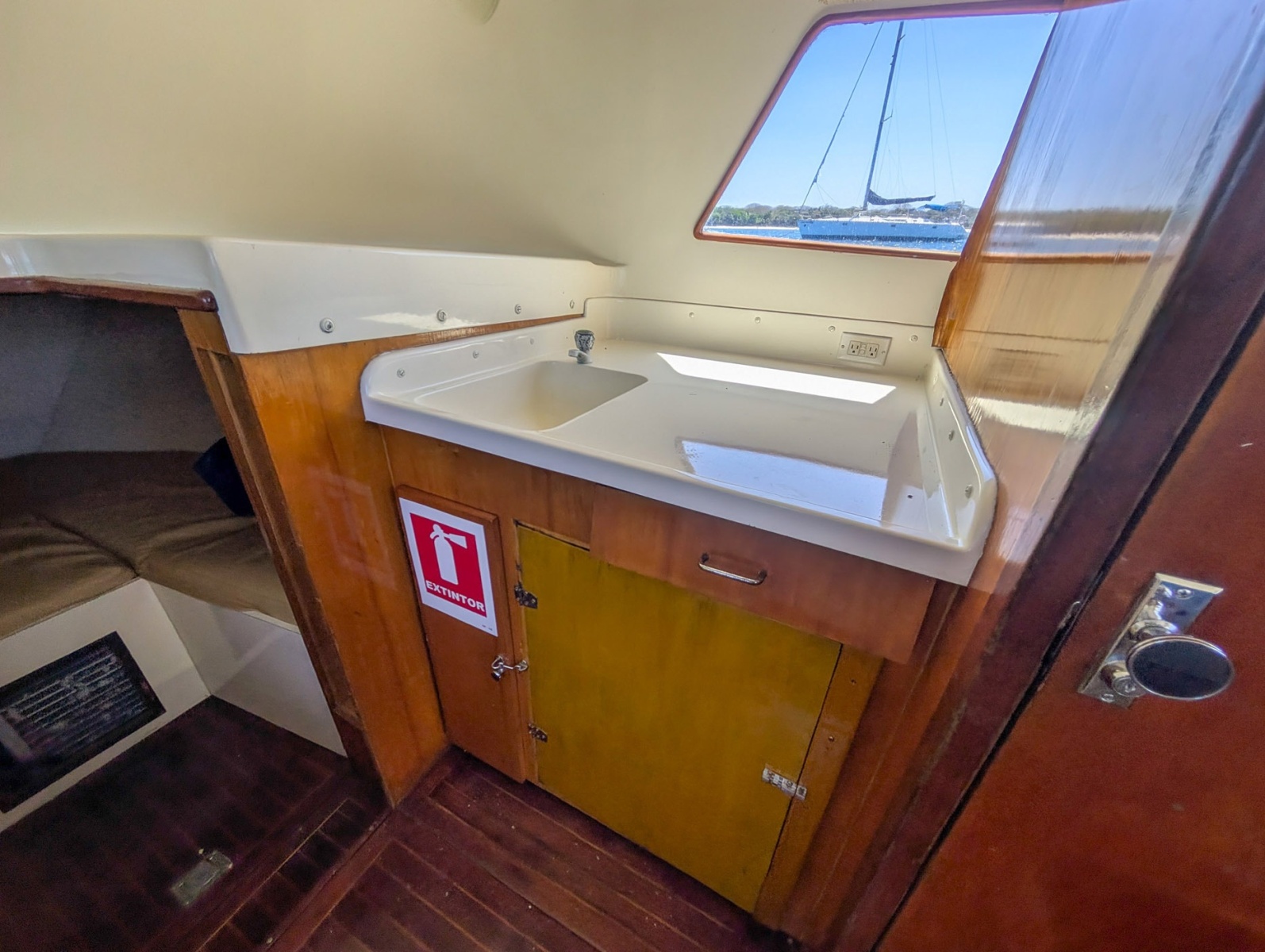 31' 1973 Bertram Sportfisher