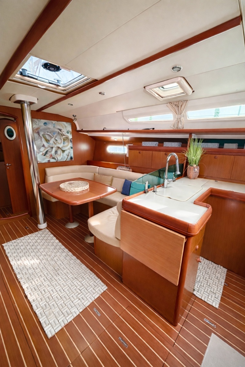 42ft Jeanneau Yacht For Sale
