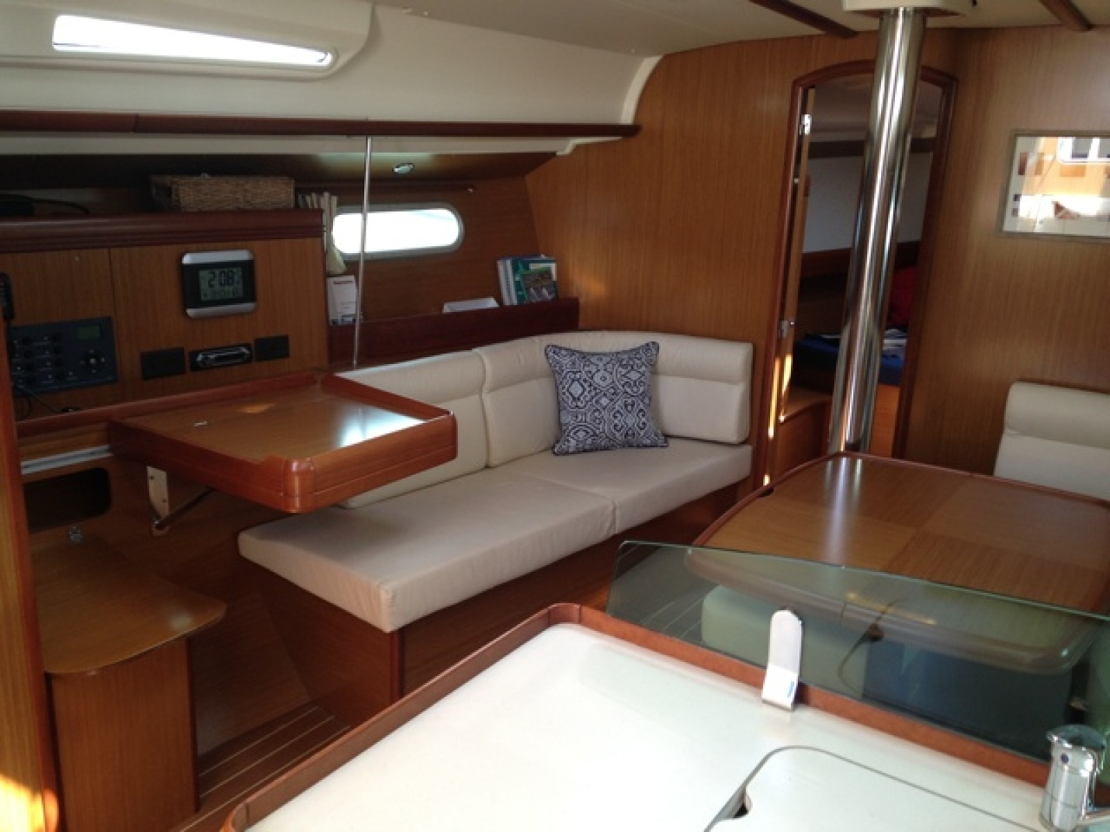 42ft Jeanneau Yacht For Sale