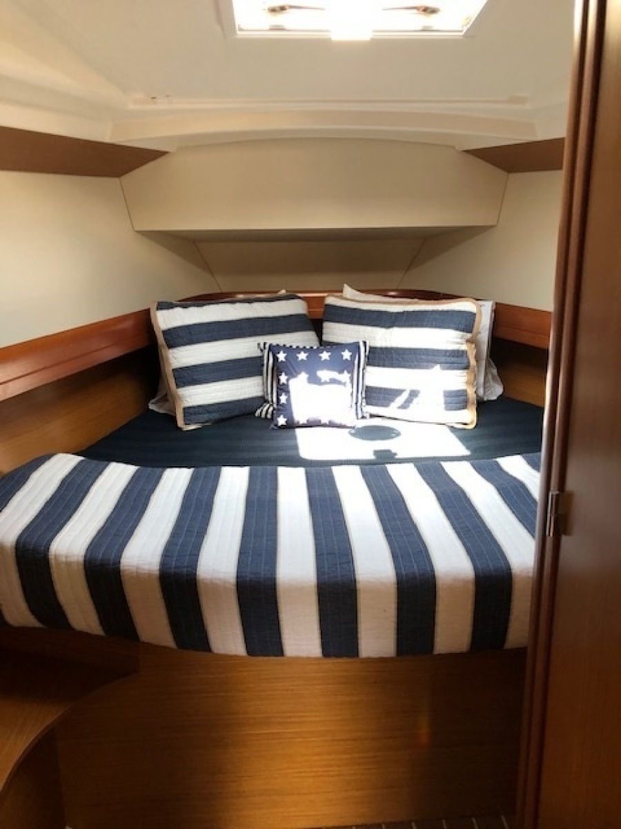 42ft Jeanneau Yacht For Sale