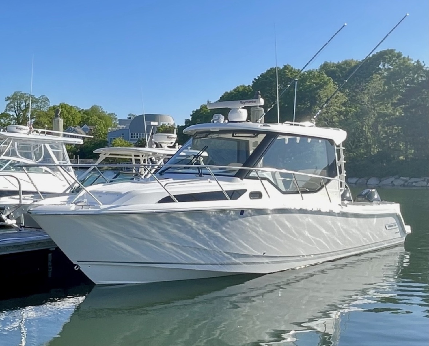32ft Boston Whaler Yacht For Sale