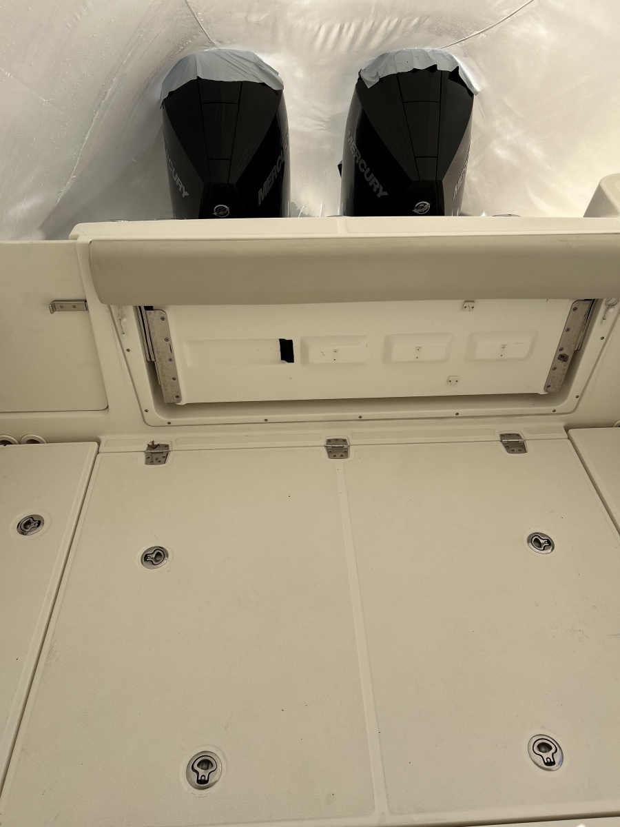 32ft Boston Whaler Yacht For Sale