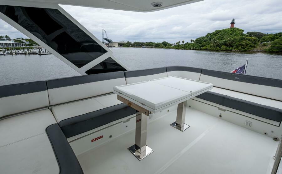55' 2020 Galeon 550 Fly
