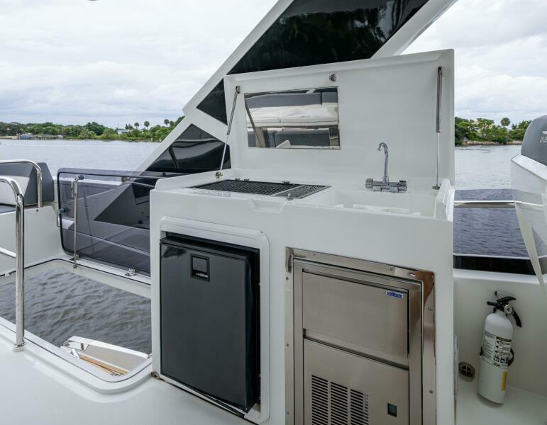 55' 2020 Galeon 550 Fly