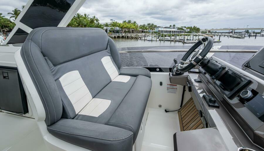 55' 2020 Galeon 550 Fly