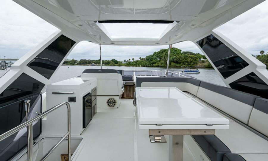 55' 2020 Galeon 550 Fly