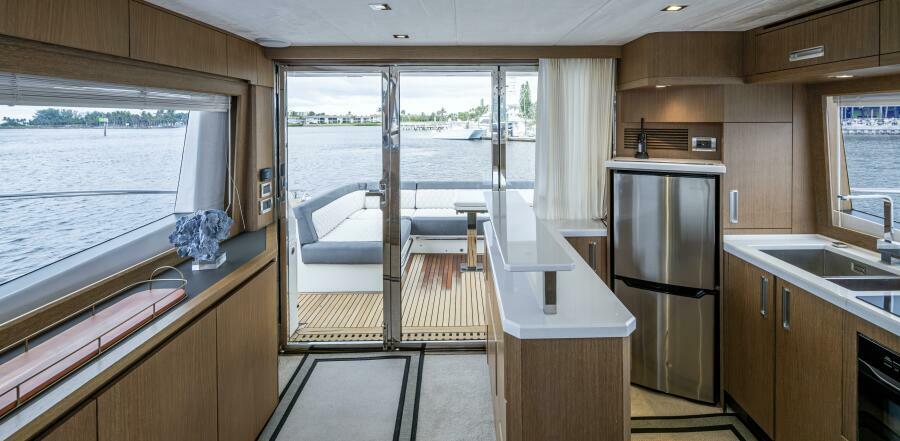 55' 2020 Galeon 550 Fly