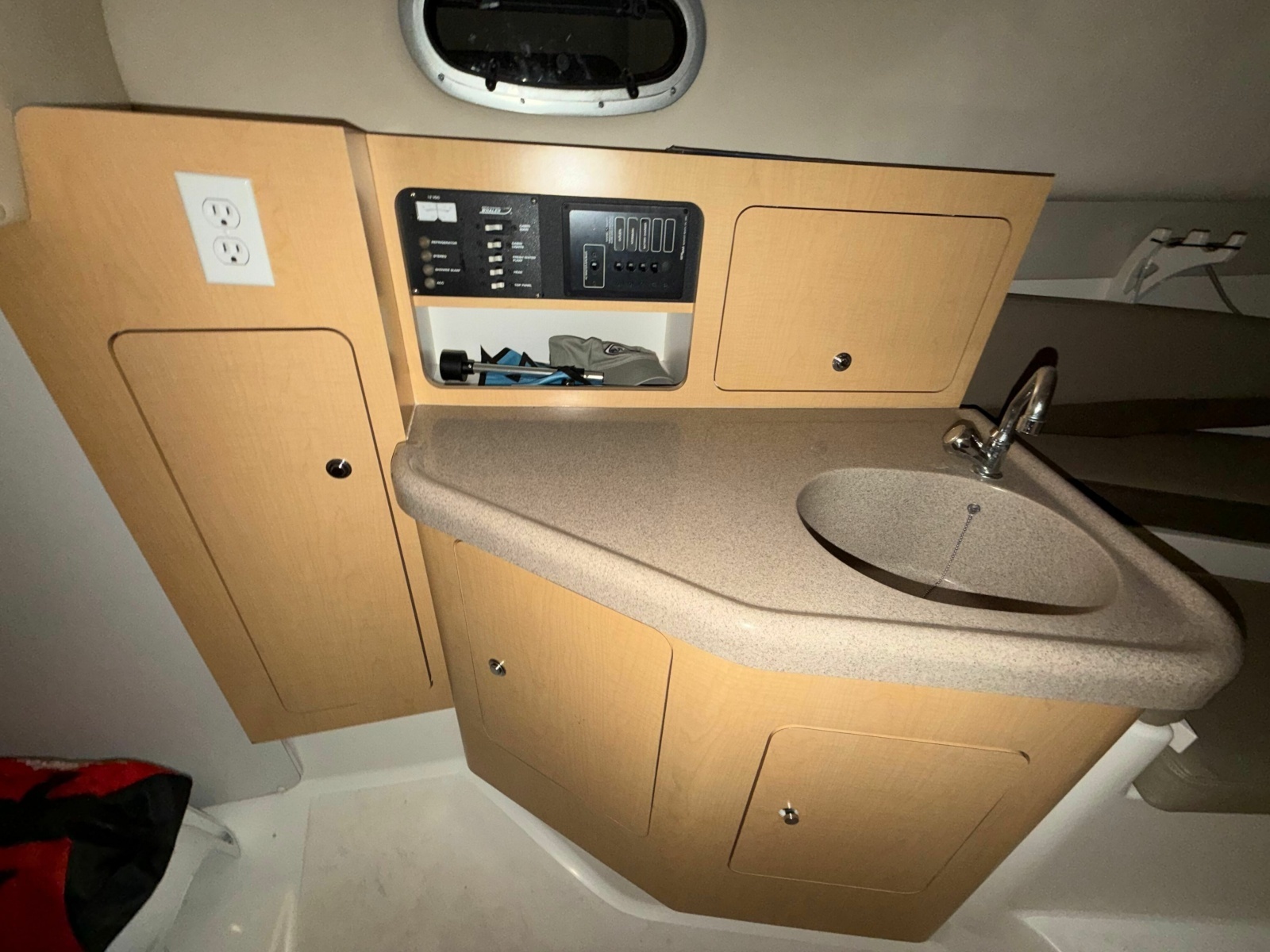 26ft Boston Whaler Yacht For Sale