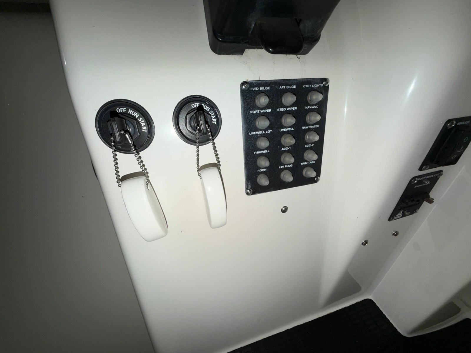 26ft Boston Whaler Yacht For Sale