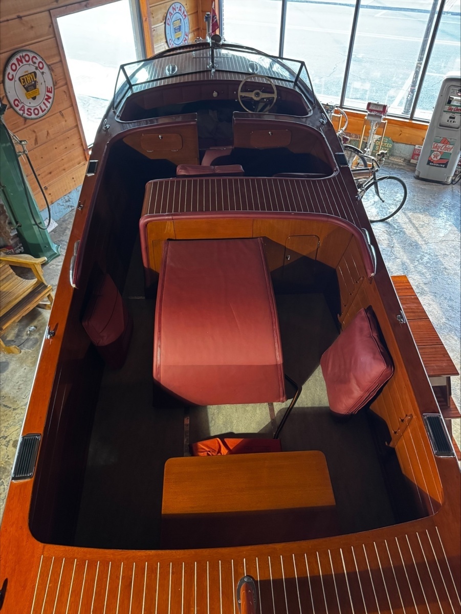 Old Timer 25ft Chris Craft Yacht For Sale