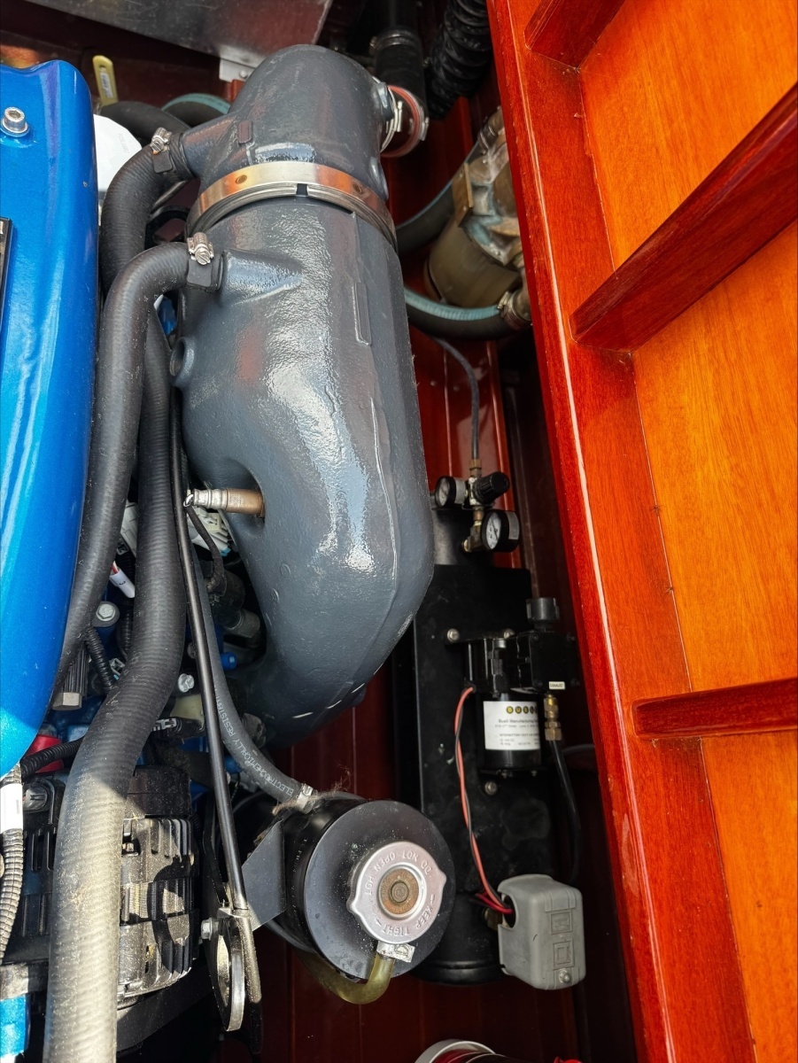 Cheers 28ft Hacker Craft Yacht For Sale