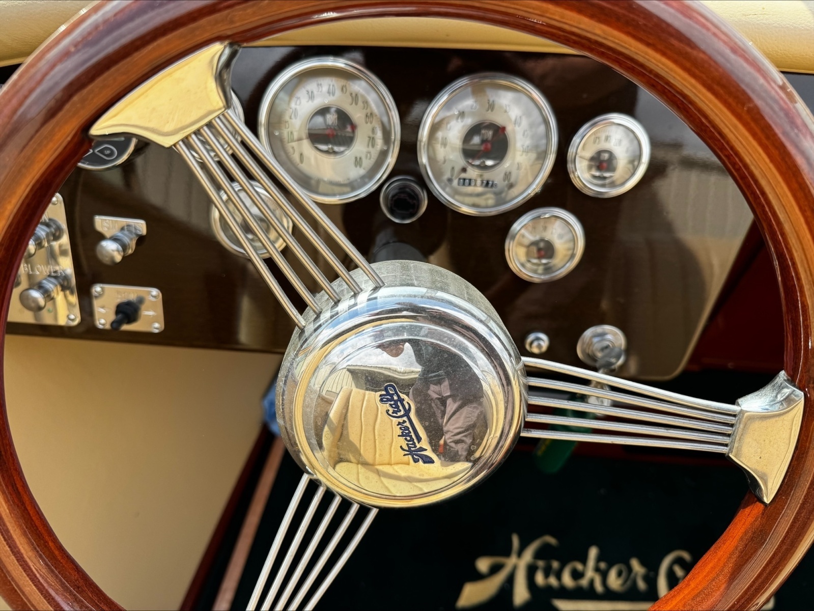 Cheers 28ft Hacker Craft Yacht For Sale