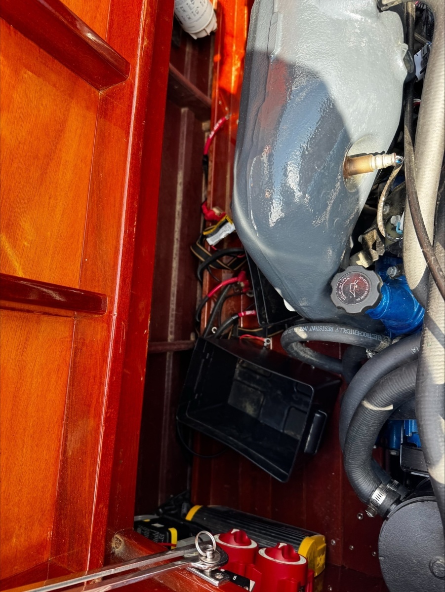 Cheers 28ft Hacker Craft Yacht For Sale