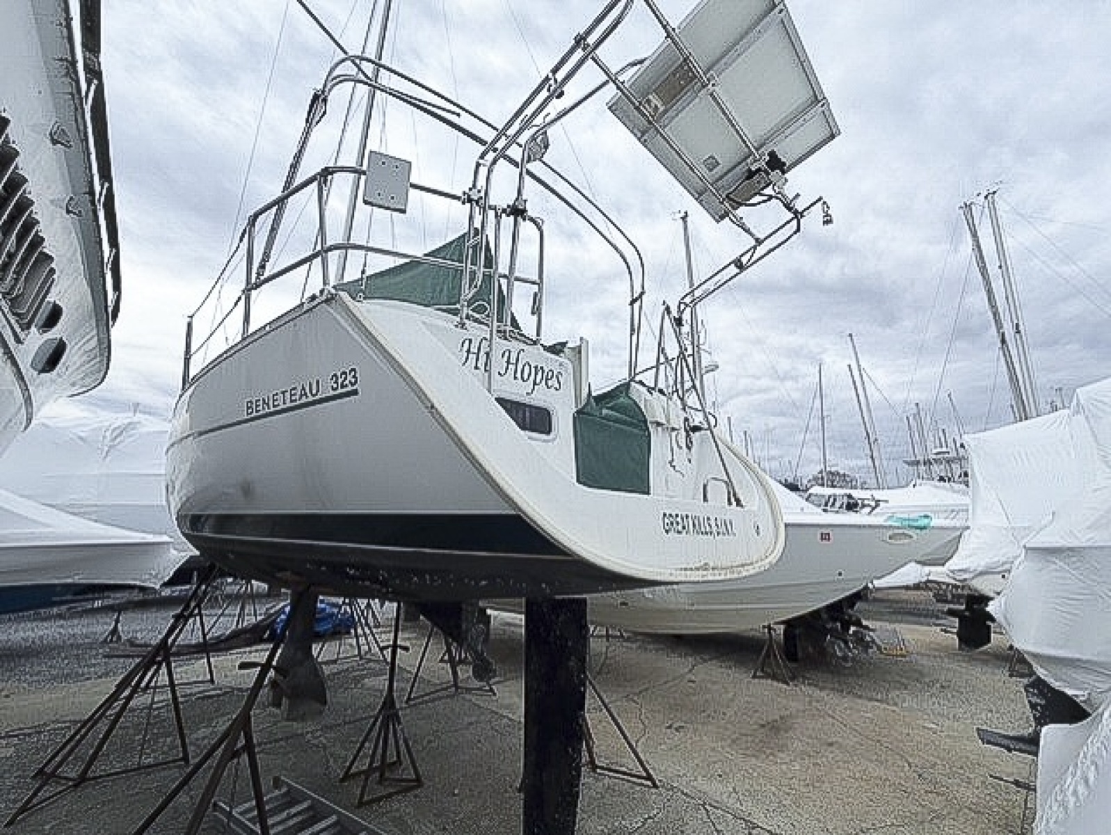 32' 2005 Beneteau 323