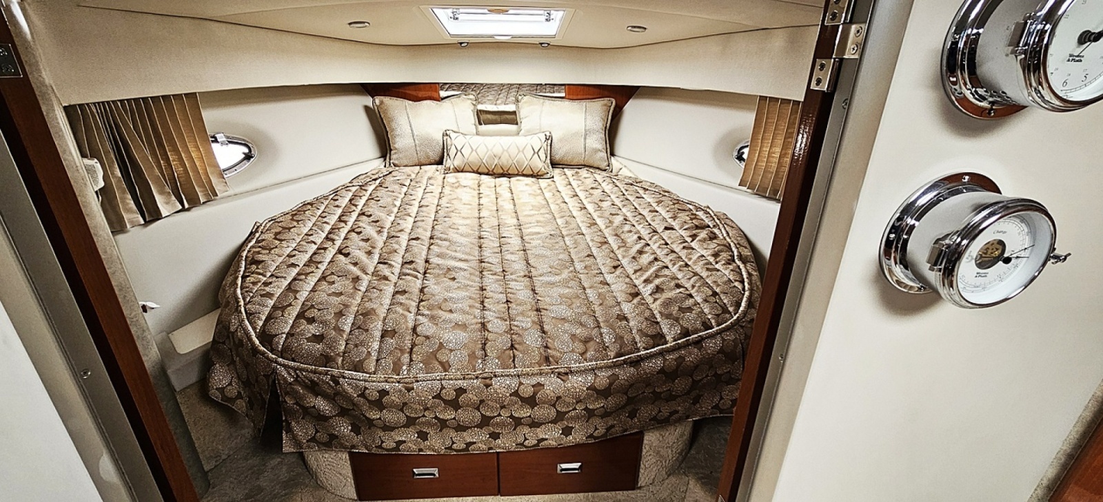 WHY KNOT 37ft Formula Yacht For Sale