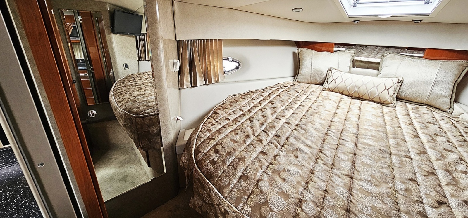 WHY KNOT 37ft Formula Yacht For Sale