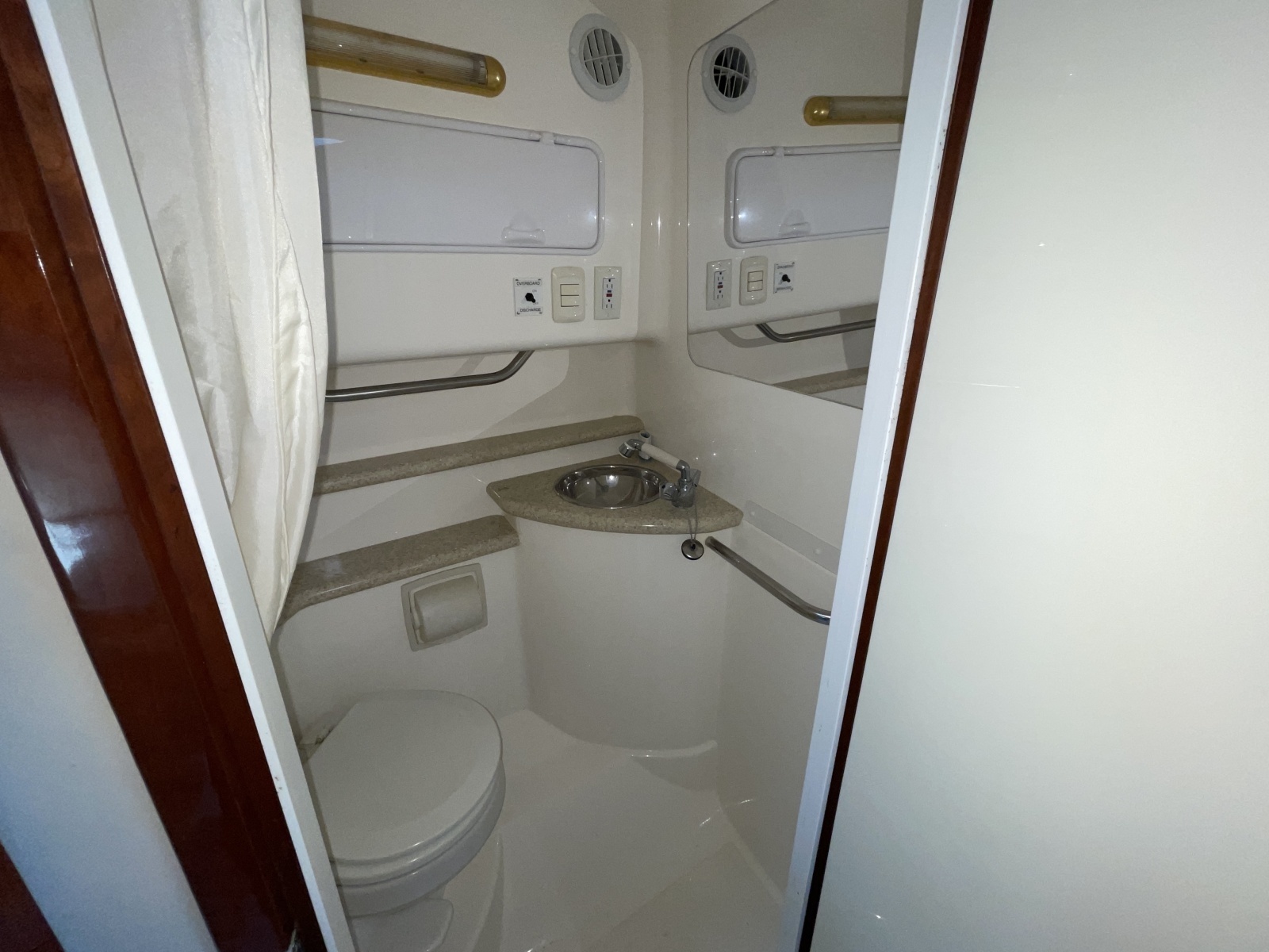 33ft Fountain Yacht For Sale