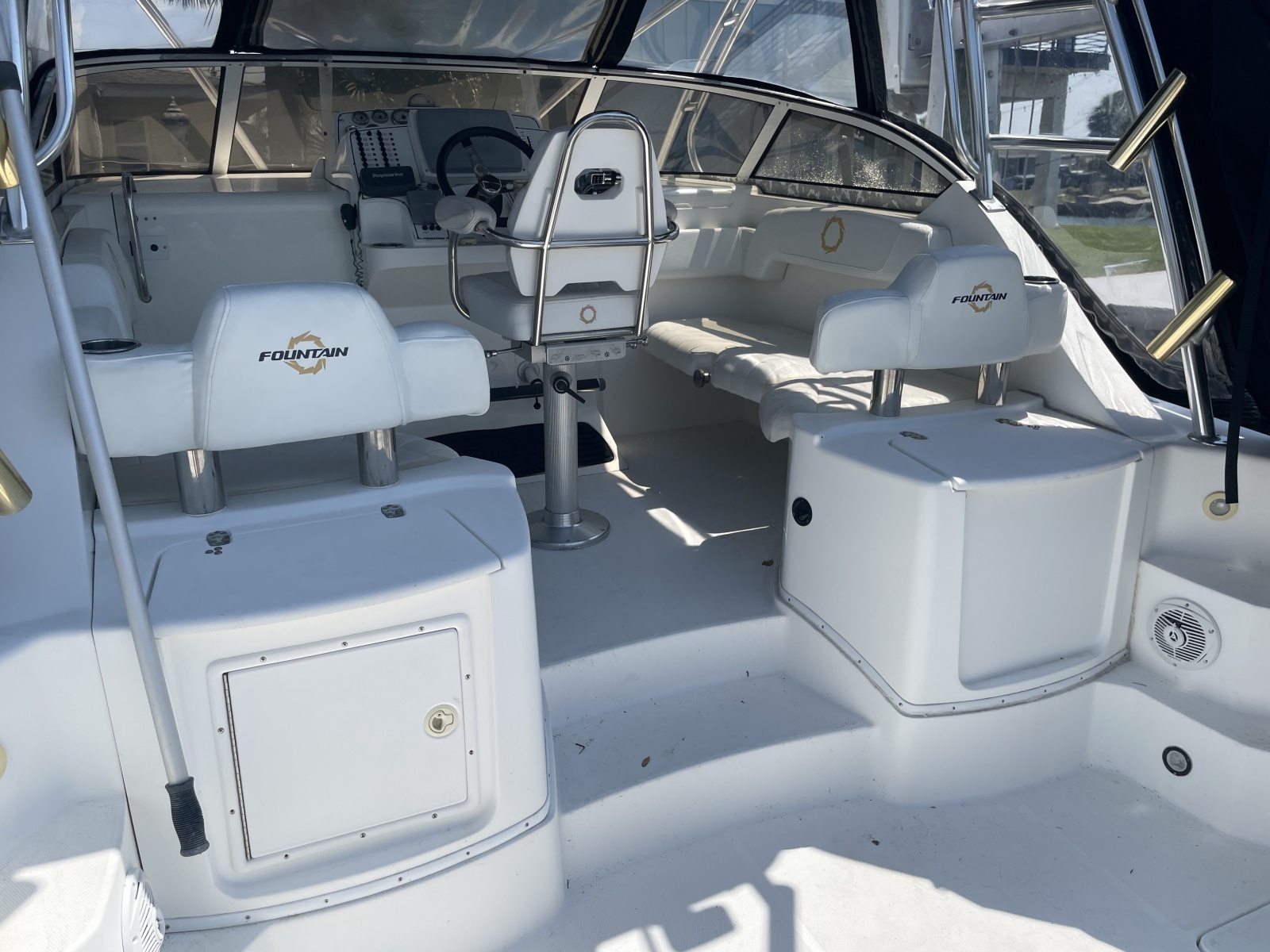 33ft Fountain Yacht For Sale