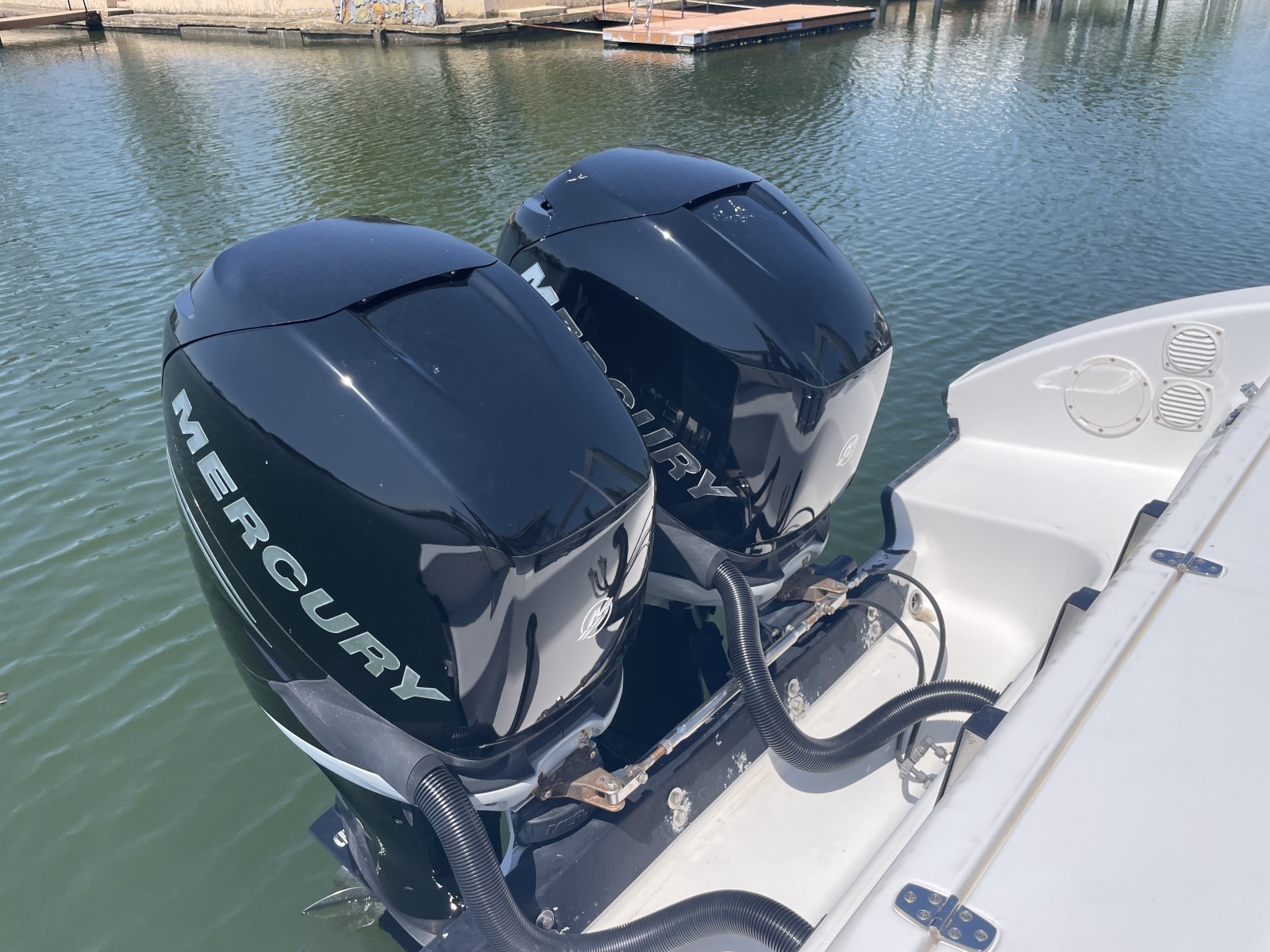 33' 2006 Fountain 33SFC